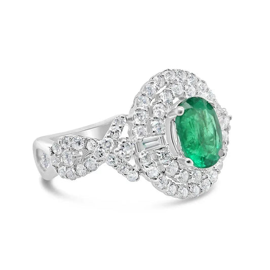 From Rockefeller to Central Park: The Romance of Holiday Engagement Rings in New York